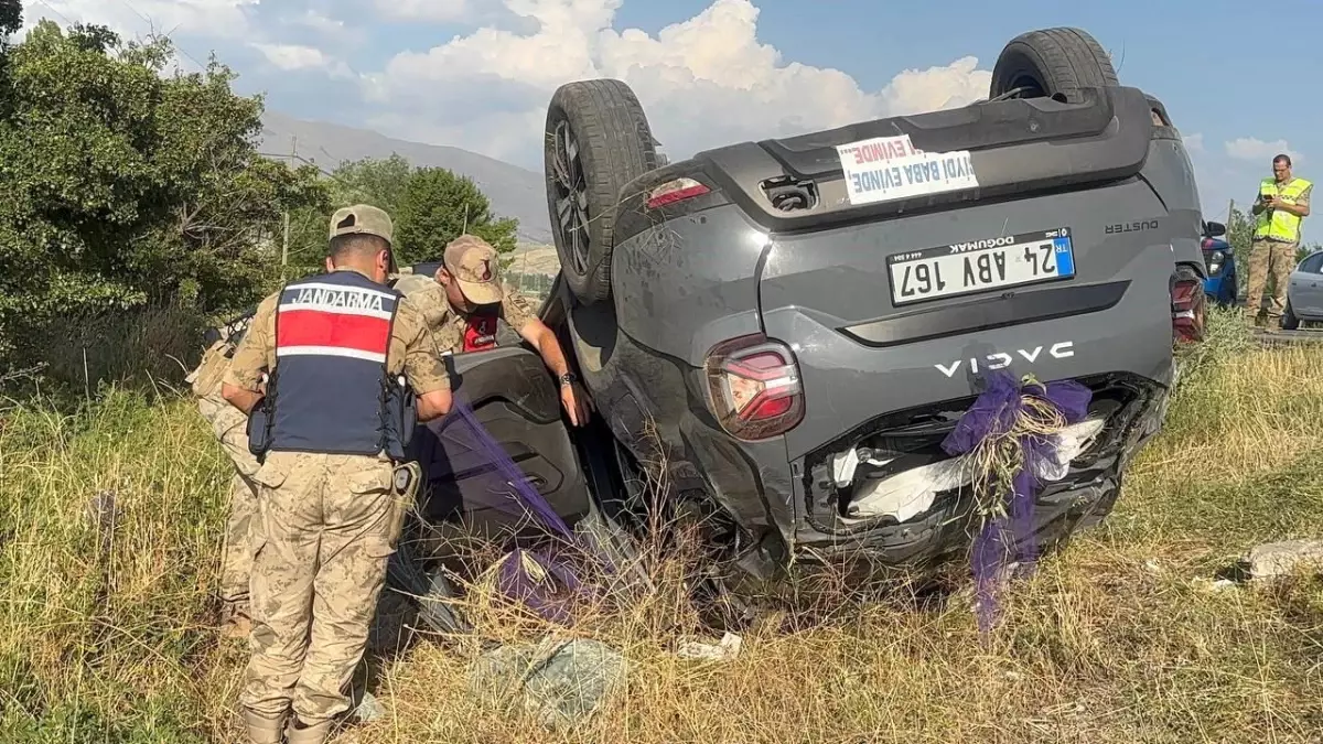 Trafik Kazası Sonucu Nişan Dönüşünde 1 Kişi Hayatını Kaybetti, 4 Kişi Yaralandı