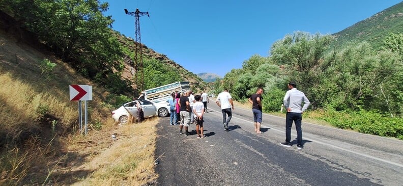 Tunceli'de trafik kazasında 3 kişi yaralandı.