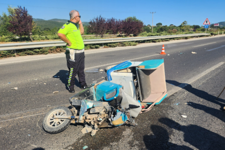 Bursa'da trafik kazası! Araç sürücüsü yoldan çıktı...