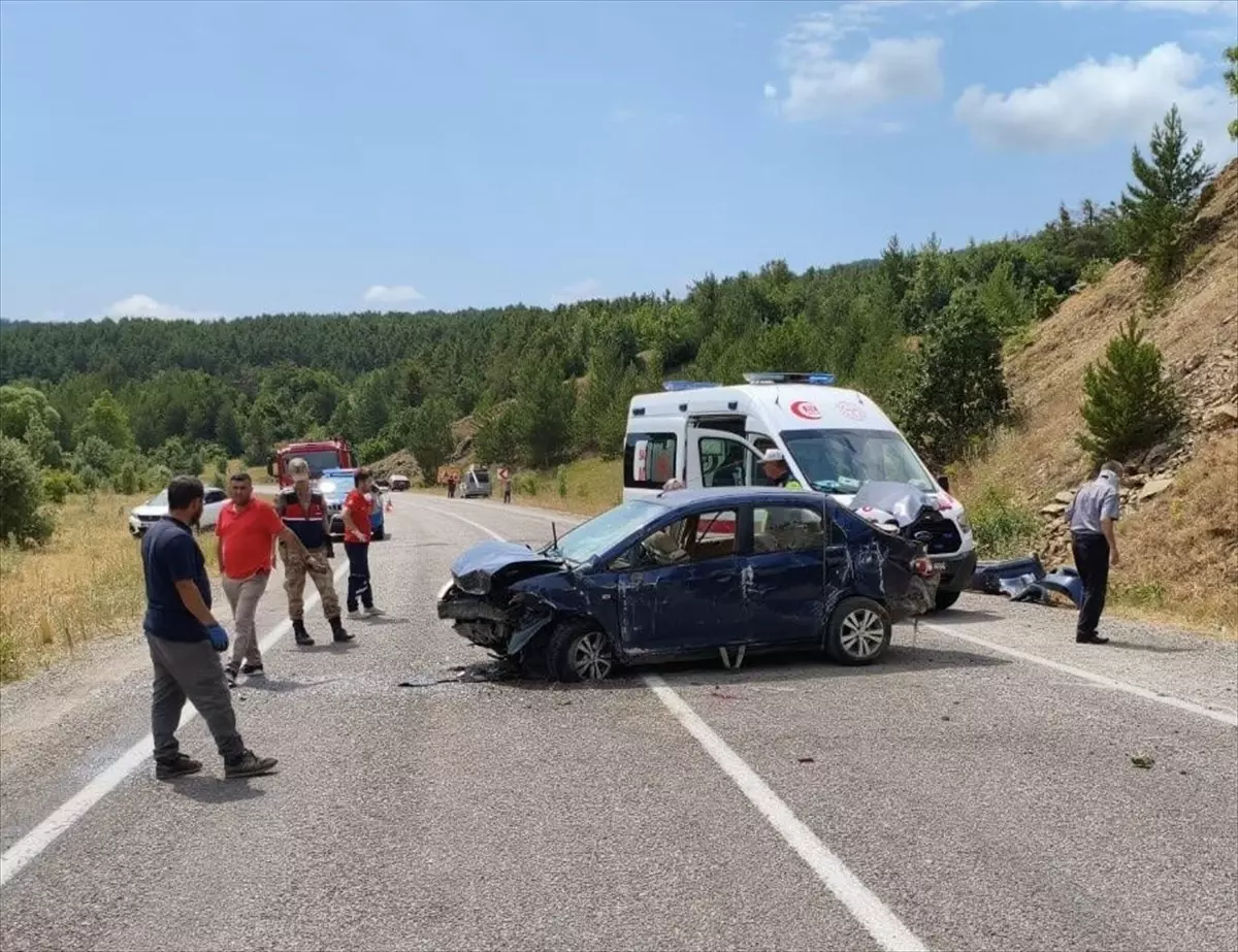 Gümüşhane'de Trafik Kazasında 4 Kişi Yaralandı.