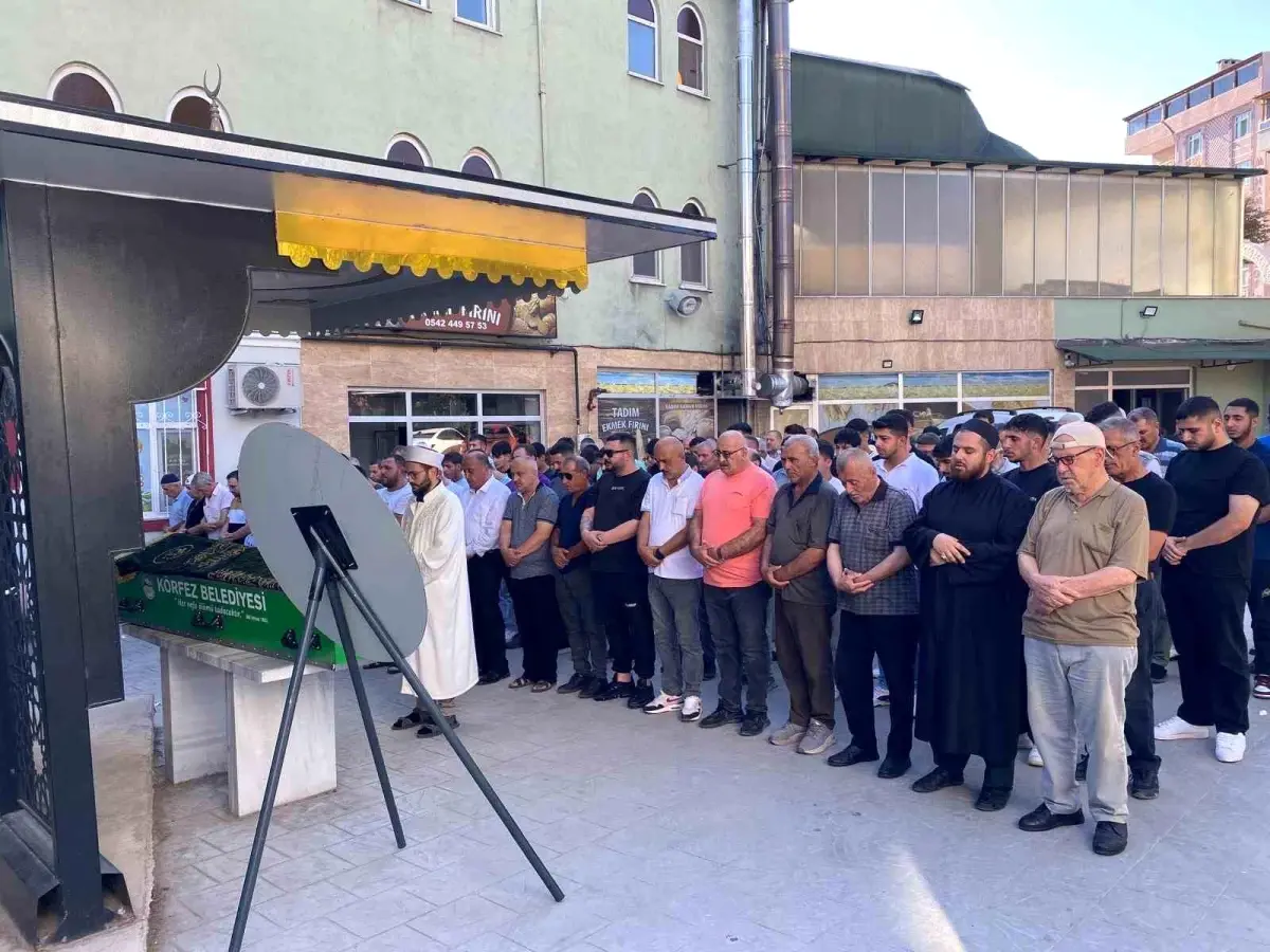 İzmit'te meydana gelen trafik kazasında iki kuzen hayatını kaybetti.