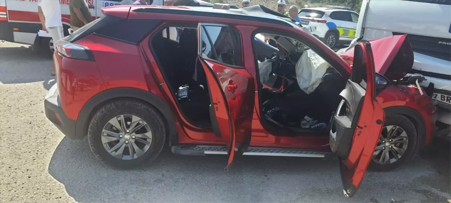 1 Yaralı ile Kumluca'da Trafik Kazağı Başladı.