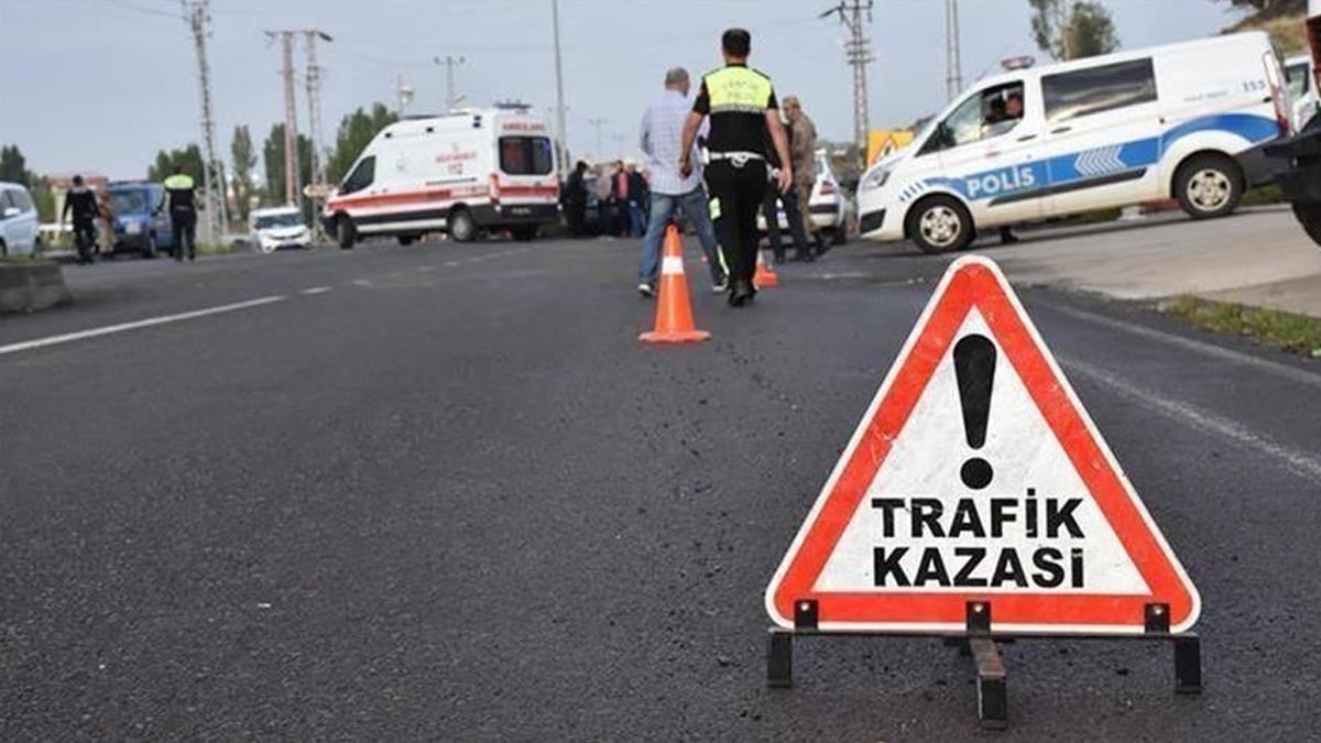 Bingöl Karlıova'da meydana gelen trafik kazasında 6 yaşında bir çocuk hayatını kaybetti.