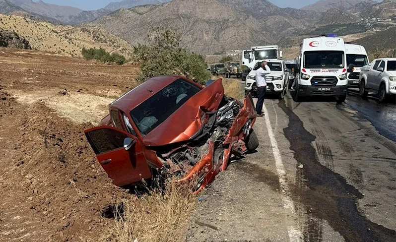 Çukurca'da meydana gelen kaza sonucunda 3 kişi yaralandı.