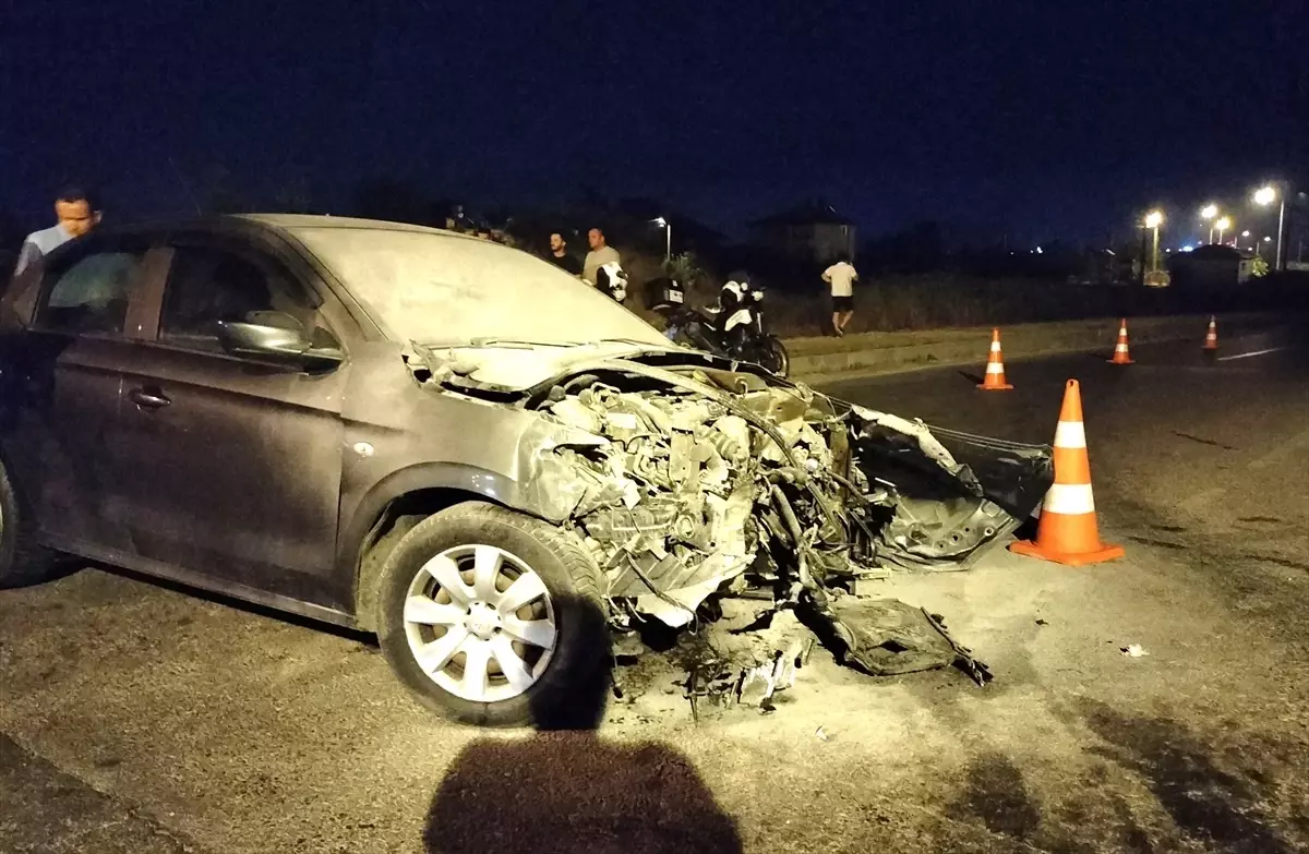 Manavgat'ta Kaza Sonucu 3 Kişi Yaralandı