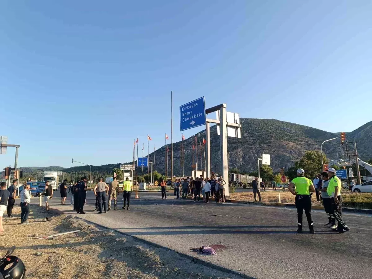 Manisa'da trafik kazasında bir kişi hayatını kaybetti, bir kişi yaralandı.