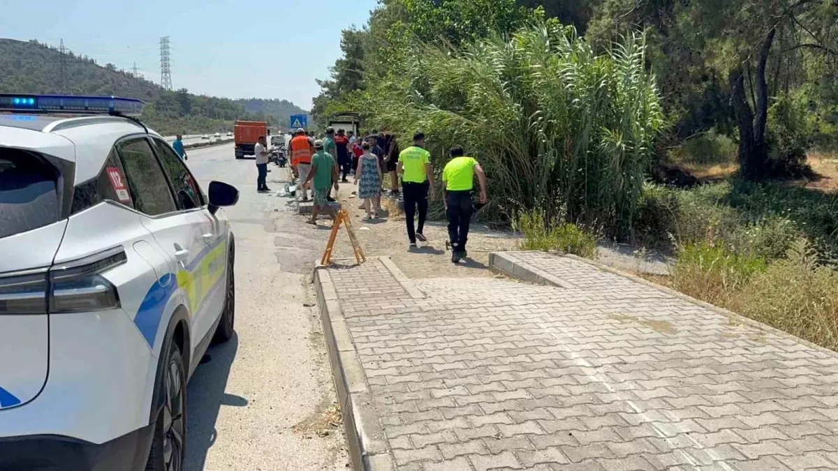Fethiye'de Olan Trafik Kazasında 2 Kişi Hayatını Kaybetti, 1 Kişi Yaralandı.