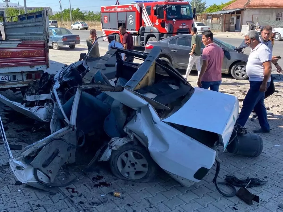 Malatya'da kaza sonucu 1 kişi hayatını kaybetti, 1 kişi de yaralandı.