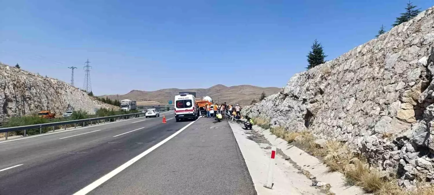 Niğde'de trafik kazasında 6 kişi yaralandı.