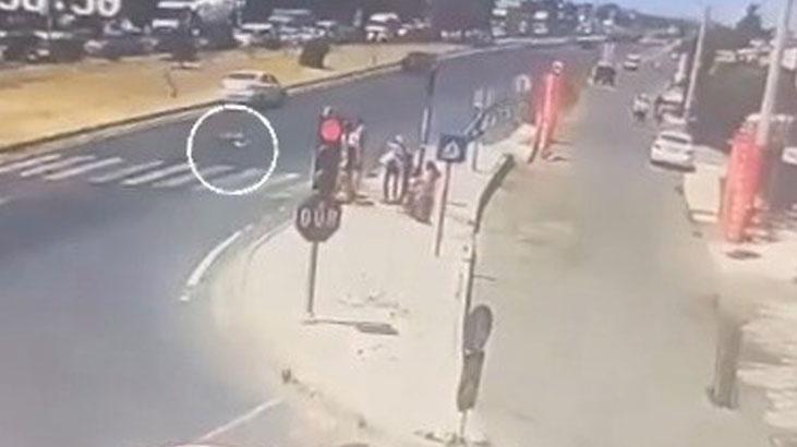 Yaya, aracın çarpması sonucu uzaklaştı.