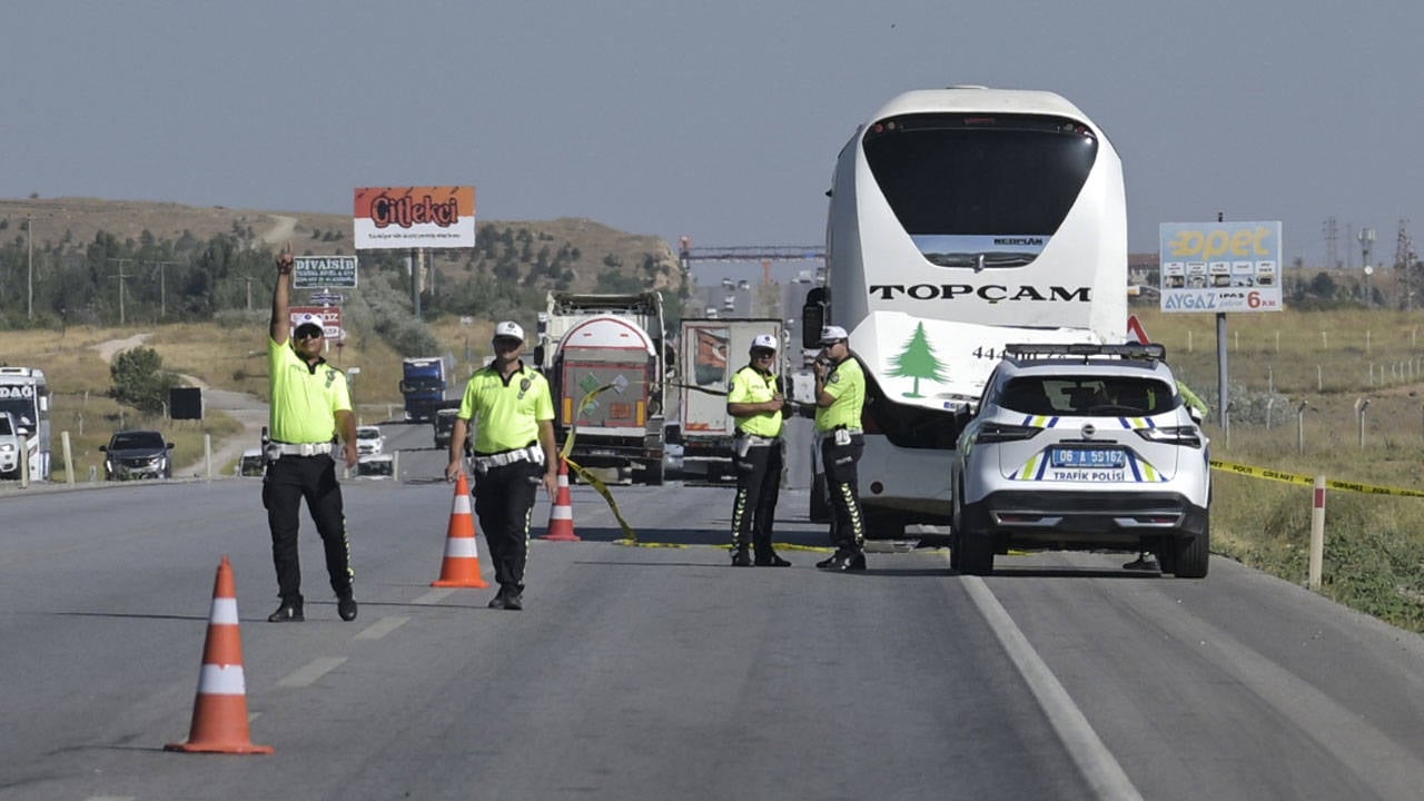 Ankara'da aynı alanda üç trafik kazası: 2 ölü, 1 ağır yaralı