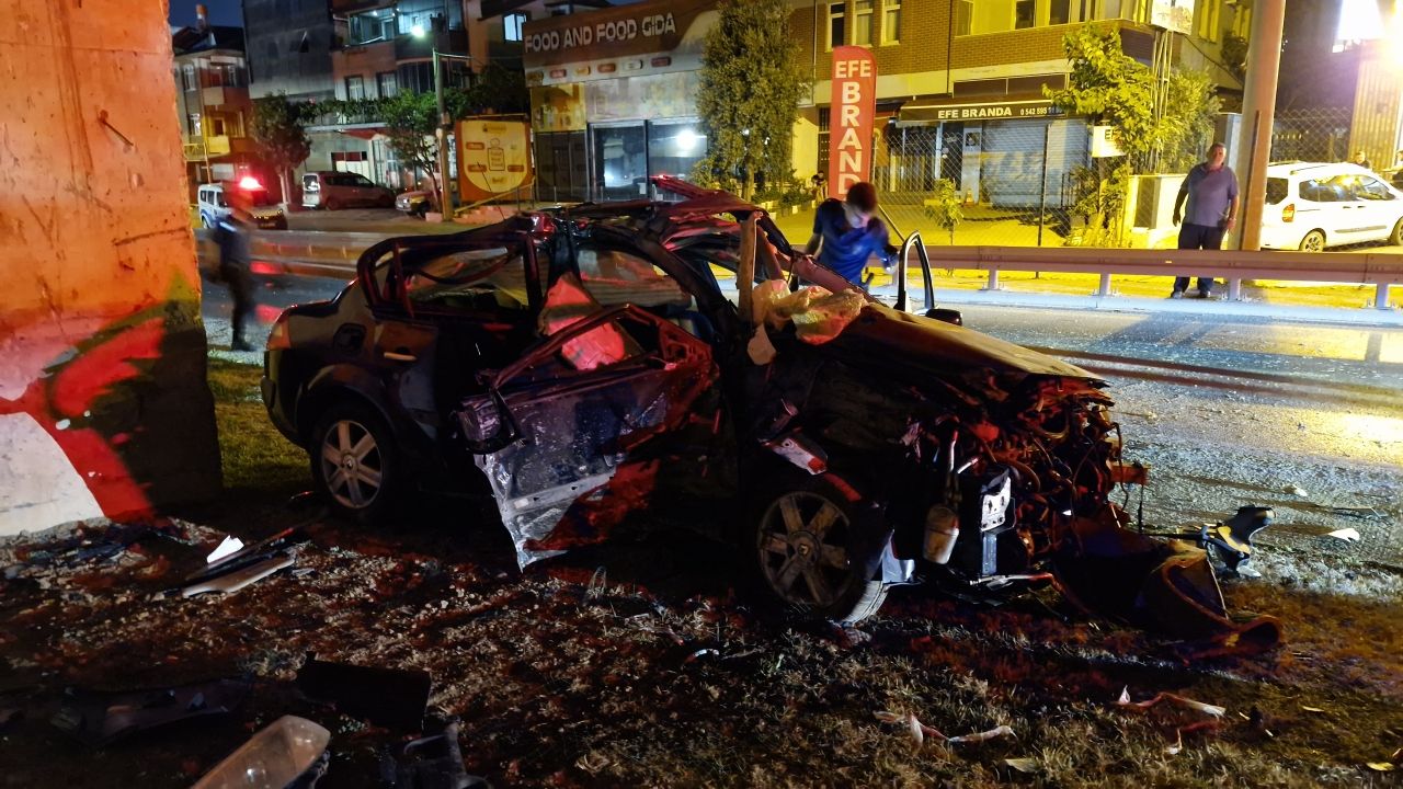 Kocaeli'de trafik kazası geçiren sürücü hastanede yaşamını yitirdi.
