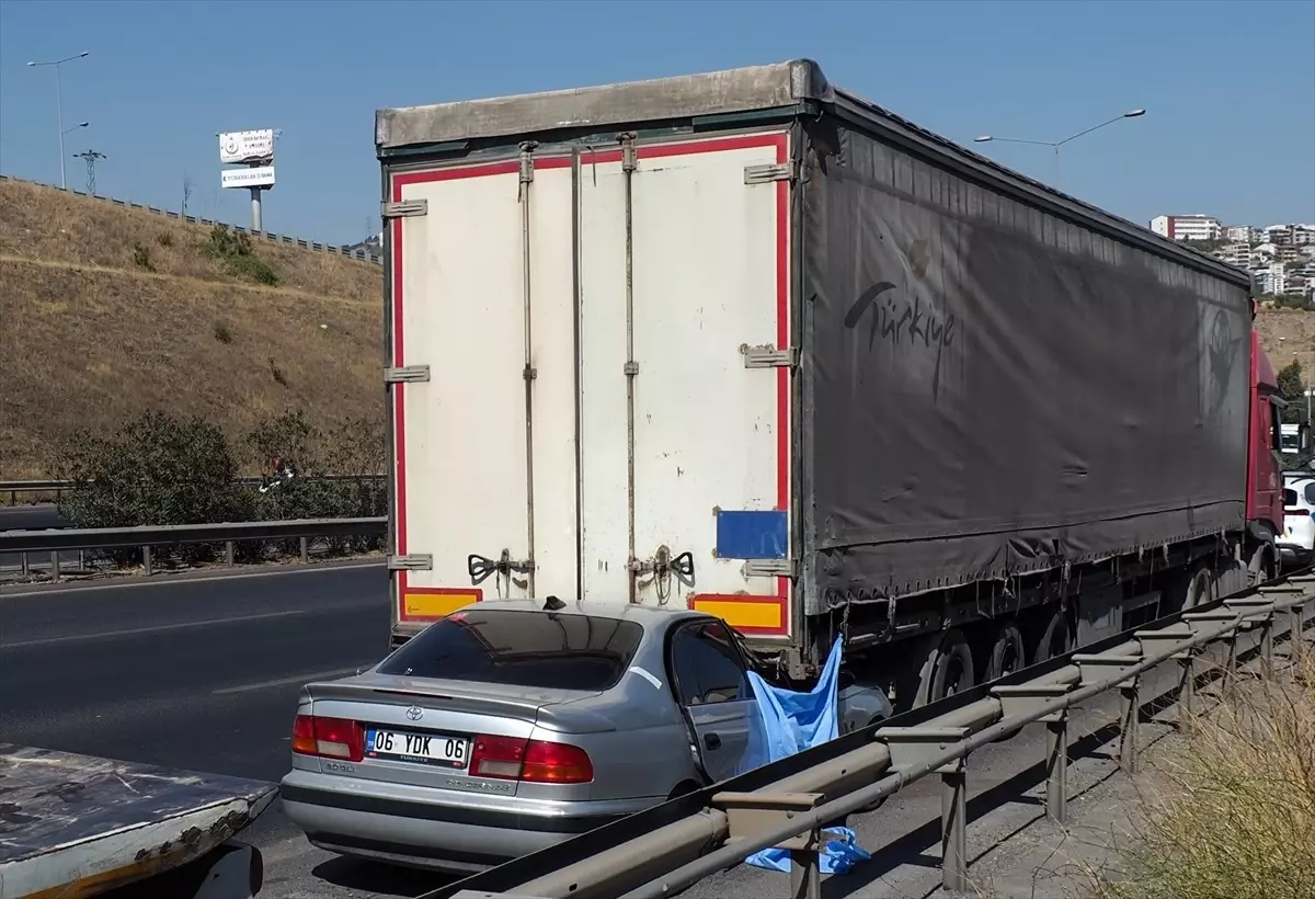 İzmir'de Kaza: Bir Ölü, Bir Ağır Yaralı