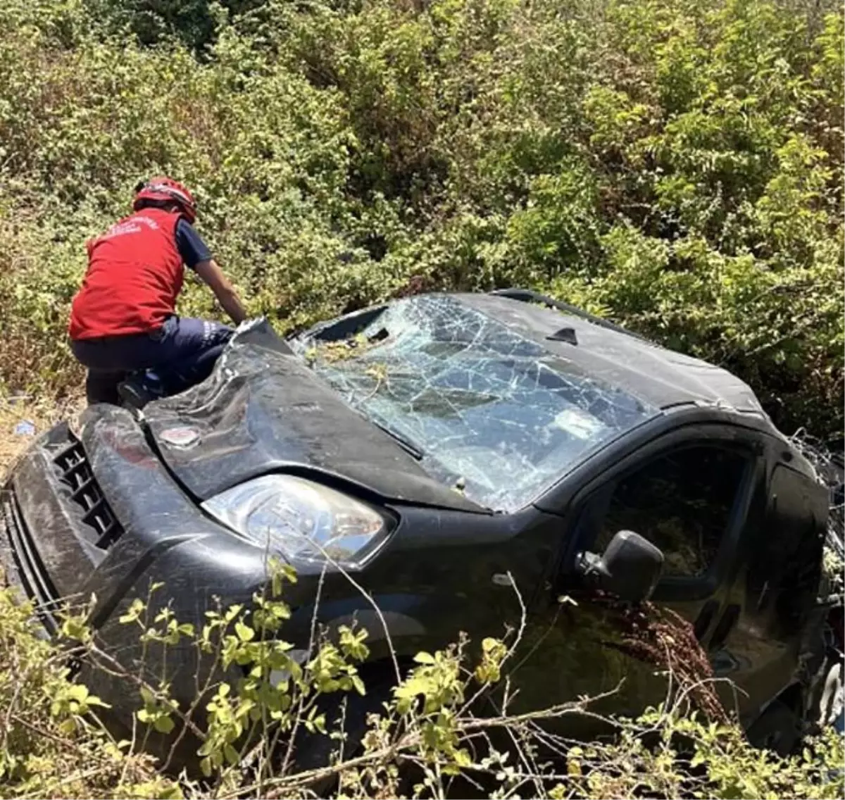 Susurluk'ta trafik kazasında 1 kişi hayatını kaybetti, 2 kişi yaralandı.