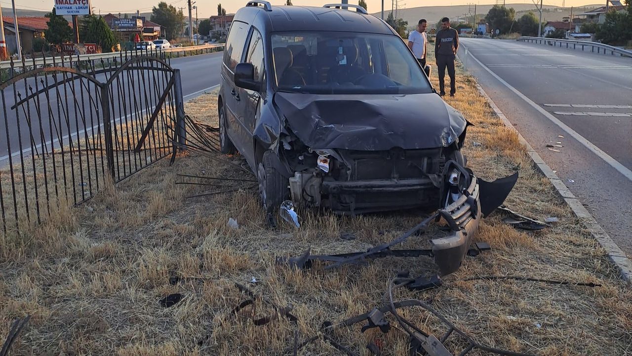 Afyon Sinanpaşa'da Kaza: Çok Sayıda Yaralı Mevcut...