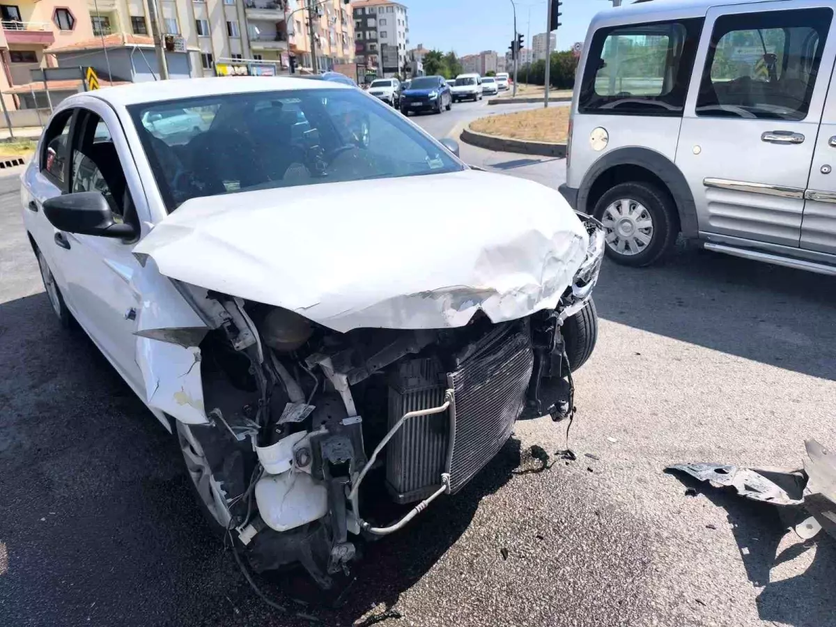 Çorum'da Ardışık Trafik Kazası: 8 Yaralı