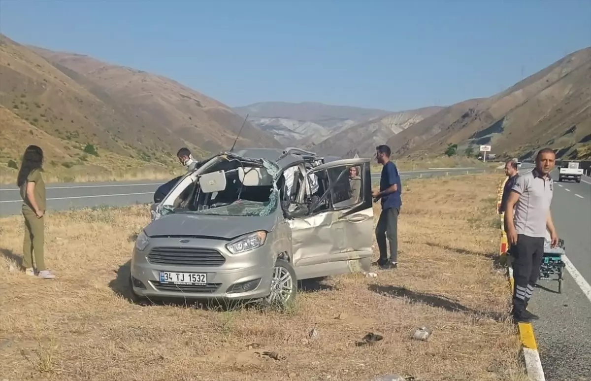 Erzincan'da trafik kazası: 7 kişi yaralandı.