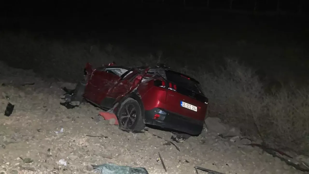 Kahramankazan'da Trafik faciası: 3 kişi hayatını kaybetti, 2 kişi yaralandı.