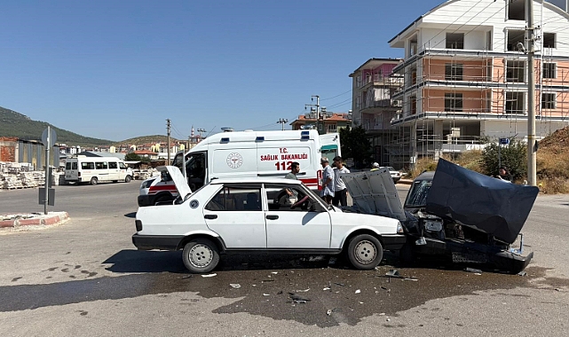 Burdur'da Sanayi Mahallesi'nde meydana gelen trafik kazası.