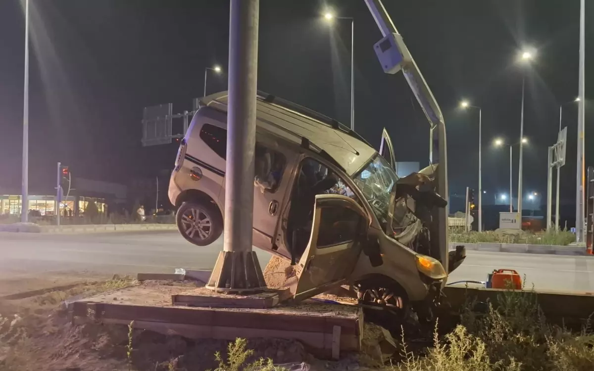 Kayseri-Niğde yolunda trafik kazasında yaralanan 7 kişi var.
