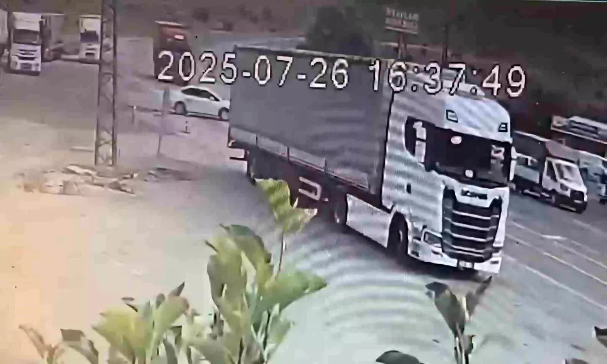 Kayseri'de kaza sonucu 1 kişi hayatını kaybetti, 1 kişi ise yaralandı.