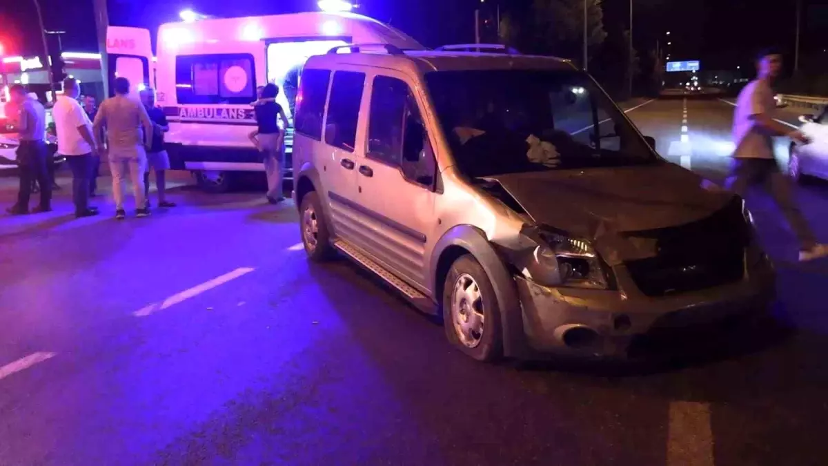 Tavşanlı'da Trafik Kaza: 3 Kişi Yaralandı