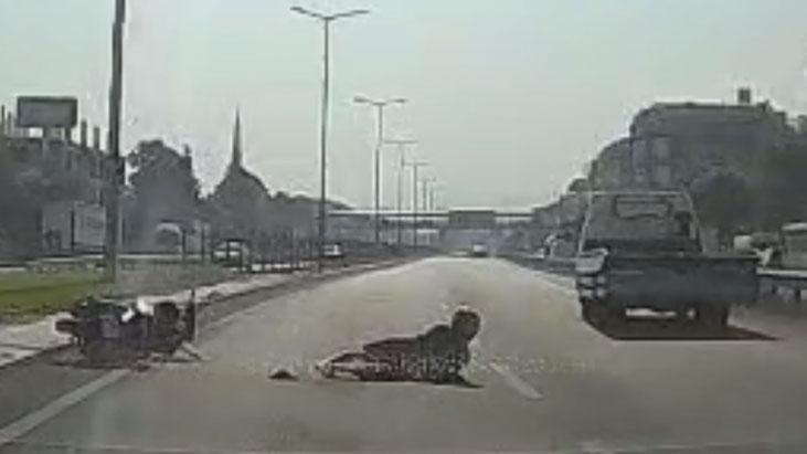 Dikkatsiz bir anın yol açtığı kazalardan biri! Yola böyle çıkınca...