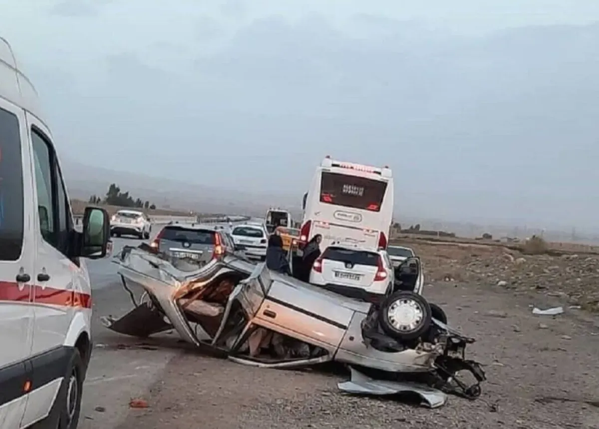 İran'daki kaza sonucu 15 kişi hayatını kaybetti, 27 kişi yaralandı.