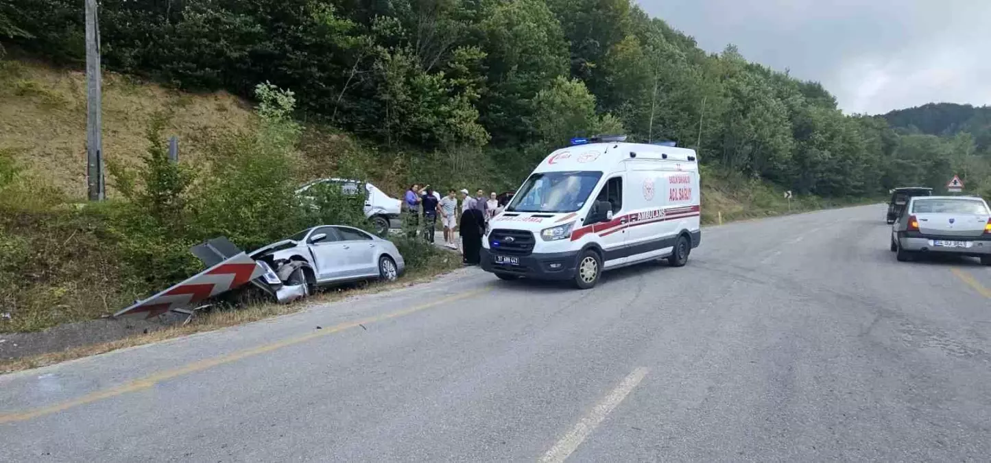 Kastamonu'da Trafik Kaza: 2 Kişi Yaralandı