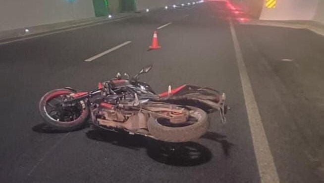 Motosiklet kaza sonucu tünelden geçmeyecek.