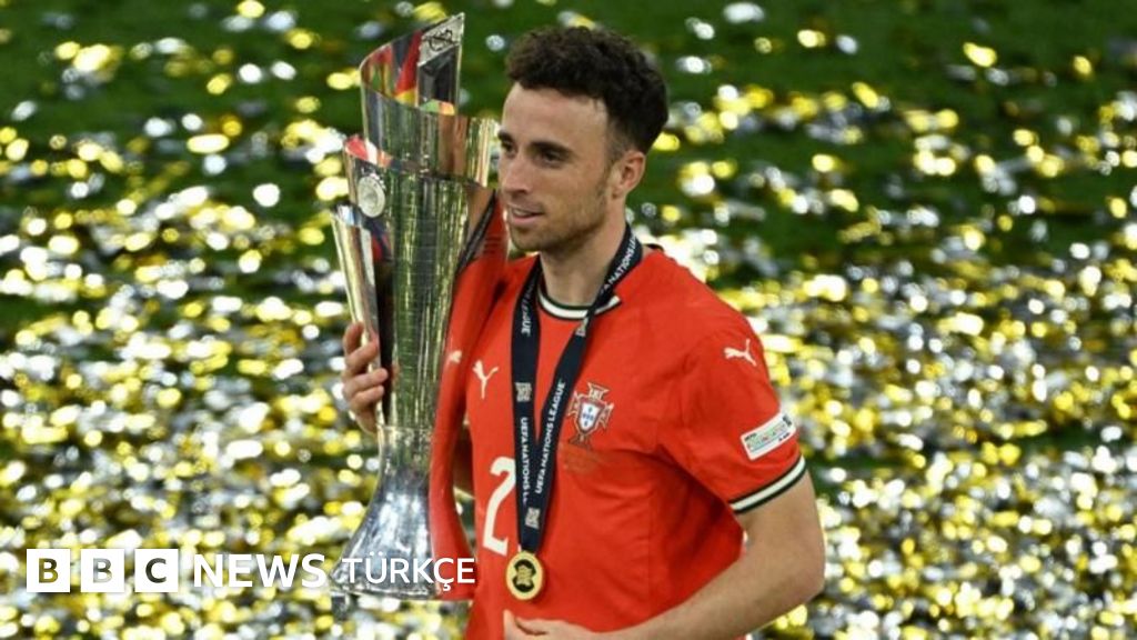 İspanyol polisi : Liverpool futbolcusu Jota'nın aracı kazada aşırı hız yapmış olabilir.