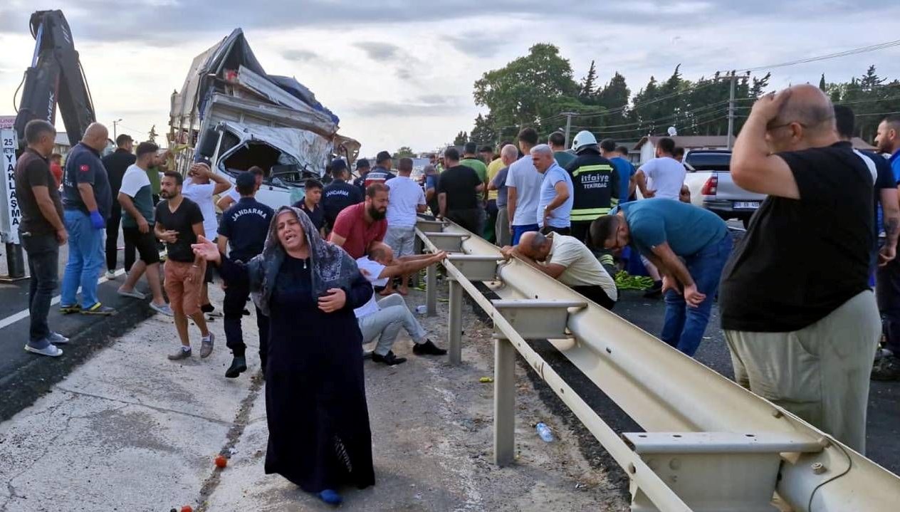 Tekirdağ'da trajik kazada kardeşlerden biri hayatını kaybetti.