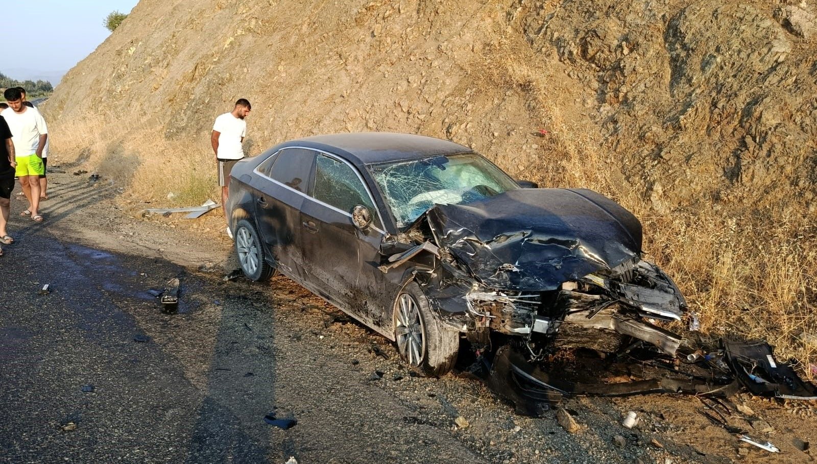 Diyarbakır'da trafik olayında 6 kişi yaralandı, birinin durumu ağır