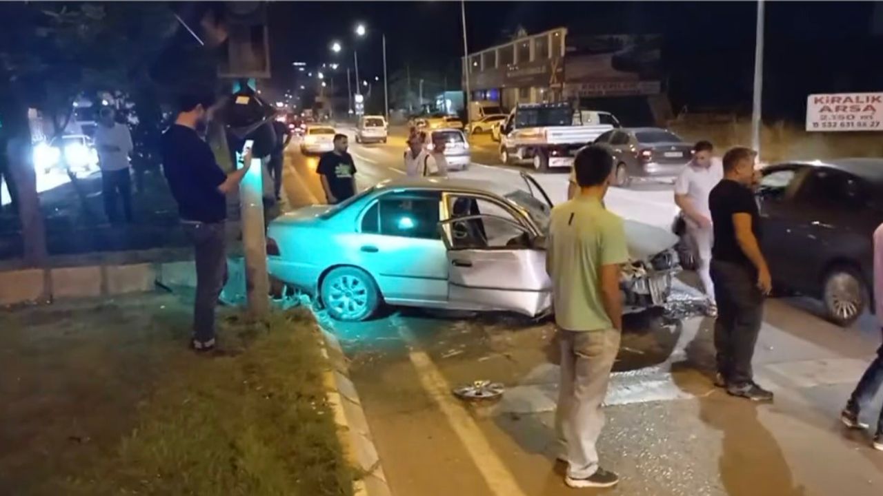 Muş'ta trafik kazasında sürücü hasar gördü.