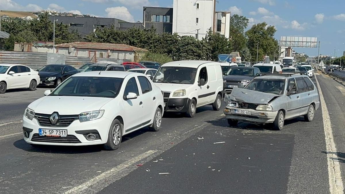 Silivri'de ardışık trafik kazası: Yaralılar bulunuyor