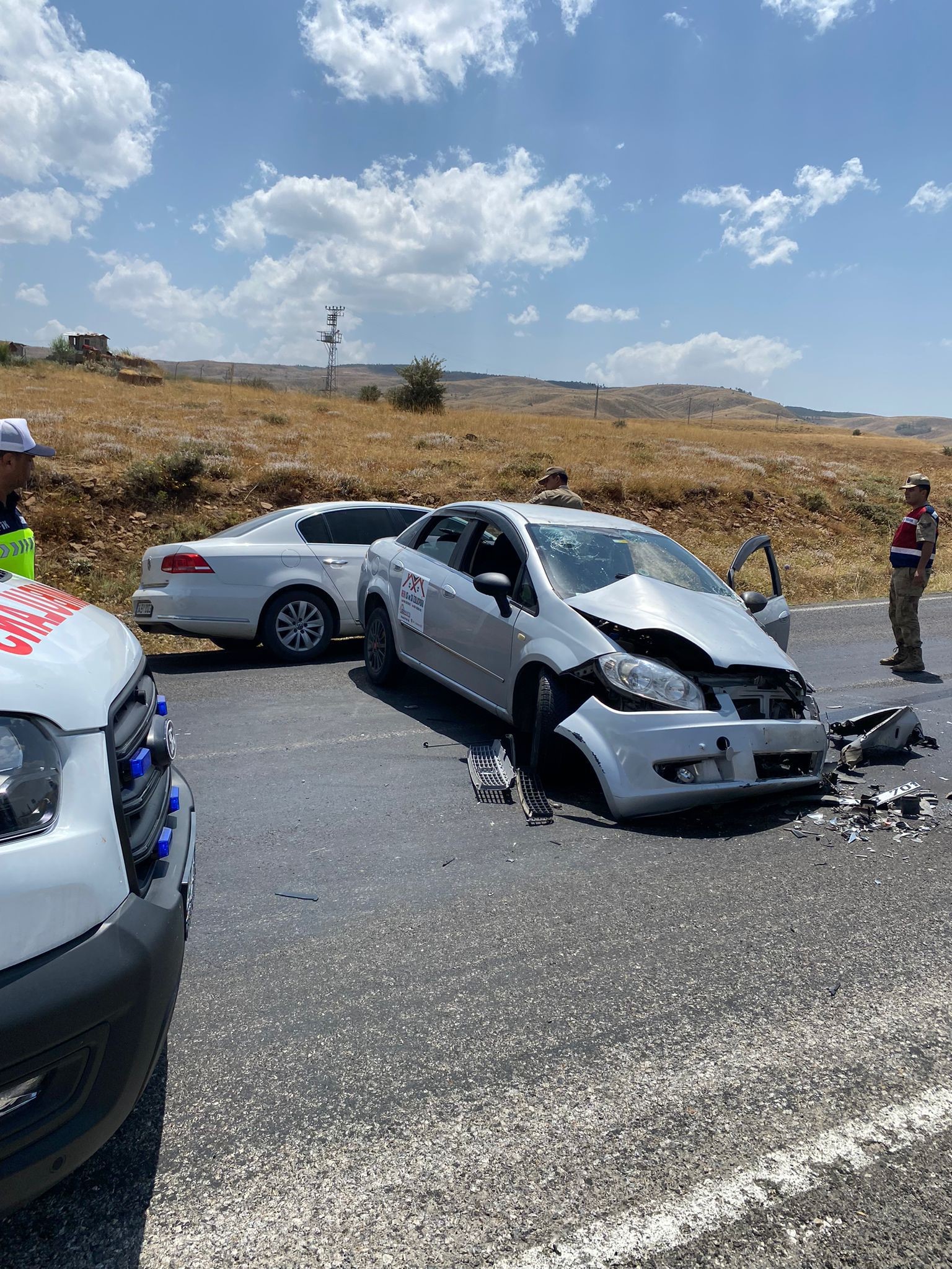 Trafik kazası sonucu 7 kişi yaralandı. - Son Dakika Haberleri