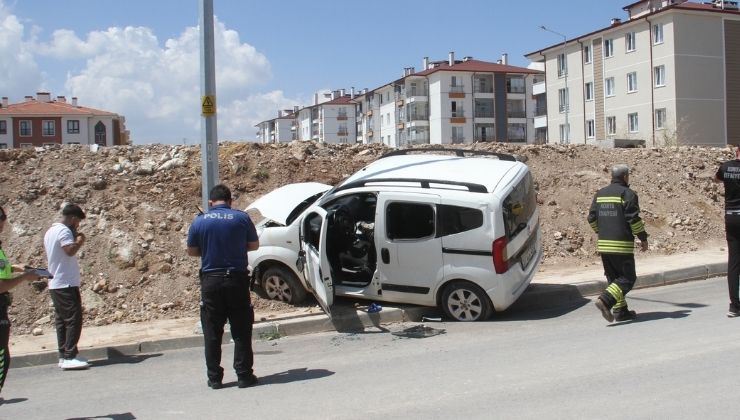 Beyşehir'de trafik kazasında 2 kişi yaralandı.