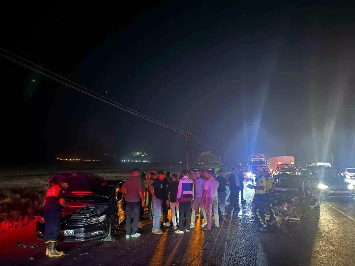 Bitlis'te trafik kazasında 4 kişi yaralandı.