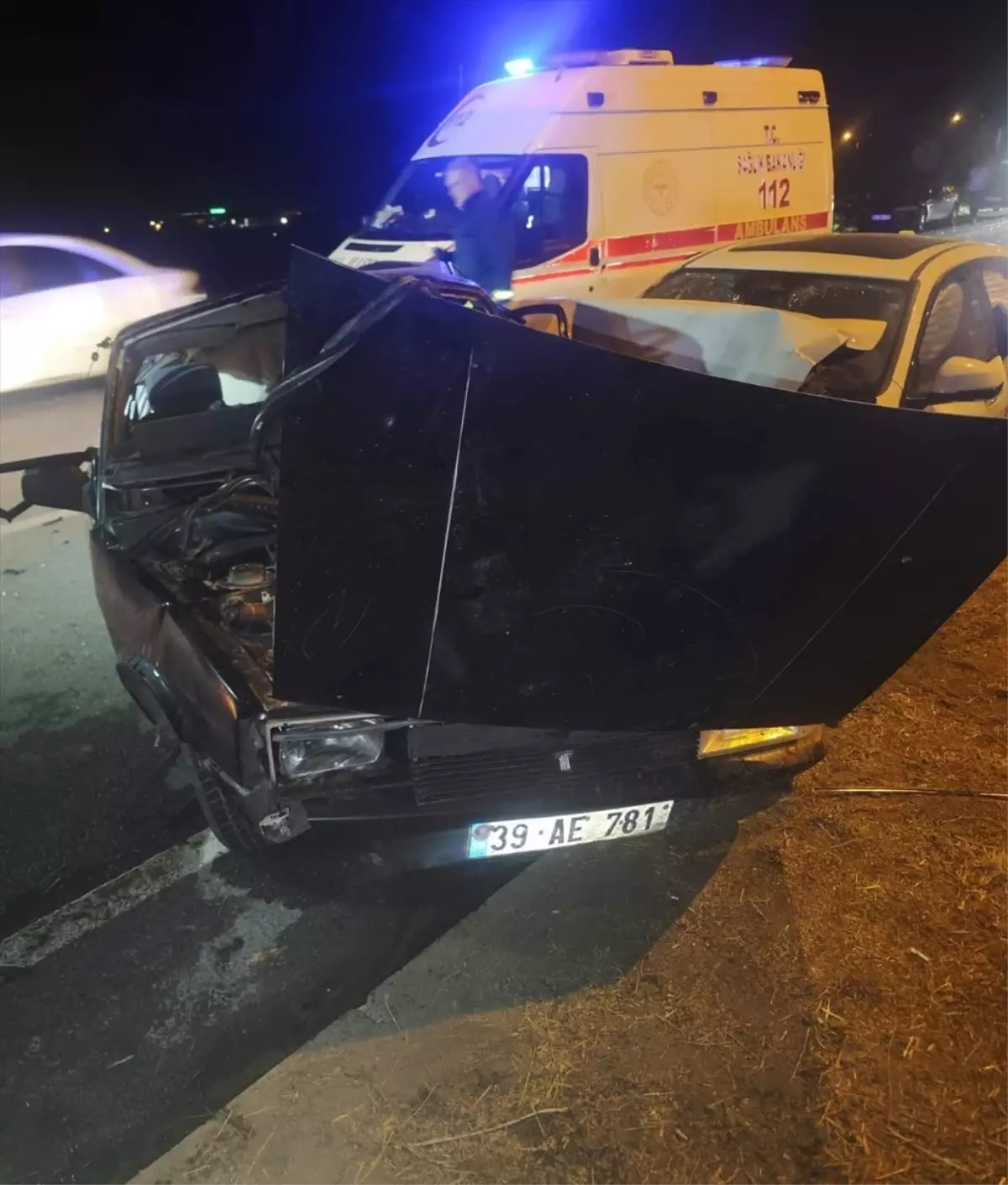 Kırklareli'nde meydana gelen trafik kazasında bir kişi hayatını kaybetti, üç kişi ise yaralandı.