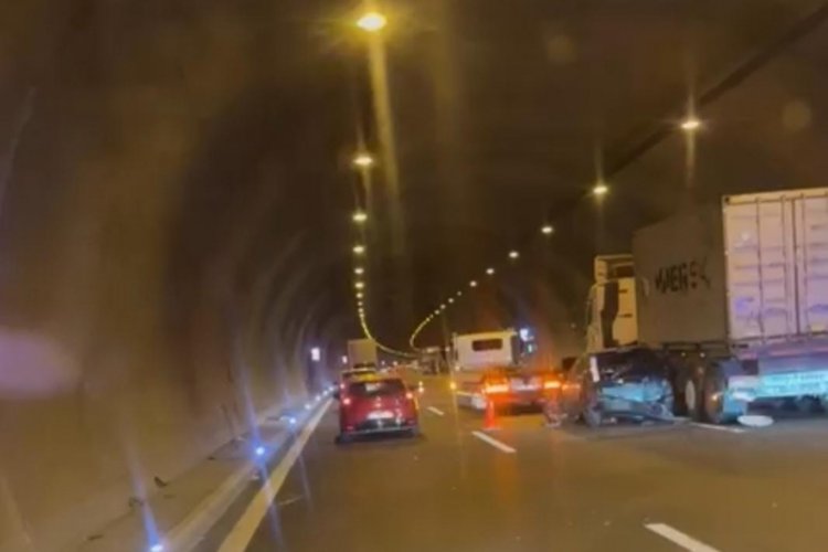 Orhangazi tünelinde kaza meydana geldi, yaralılar bulunuyor...