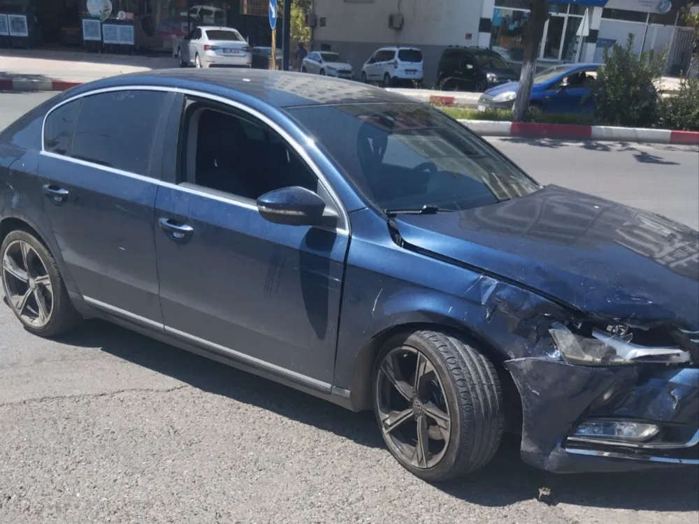 Siirt’te maddi zararlı trafik kazası oldu.