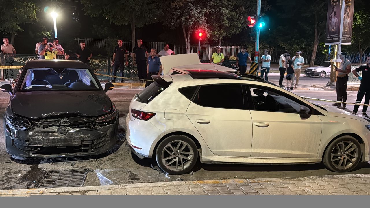 Elazığ'ın trafik kazasında 2'si ciddi olmak üzere toplam 4 kişi yaralandı.