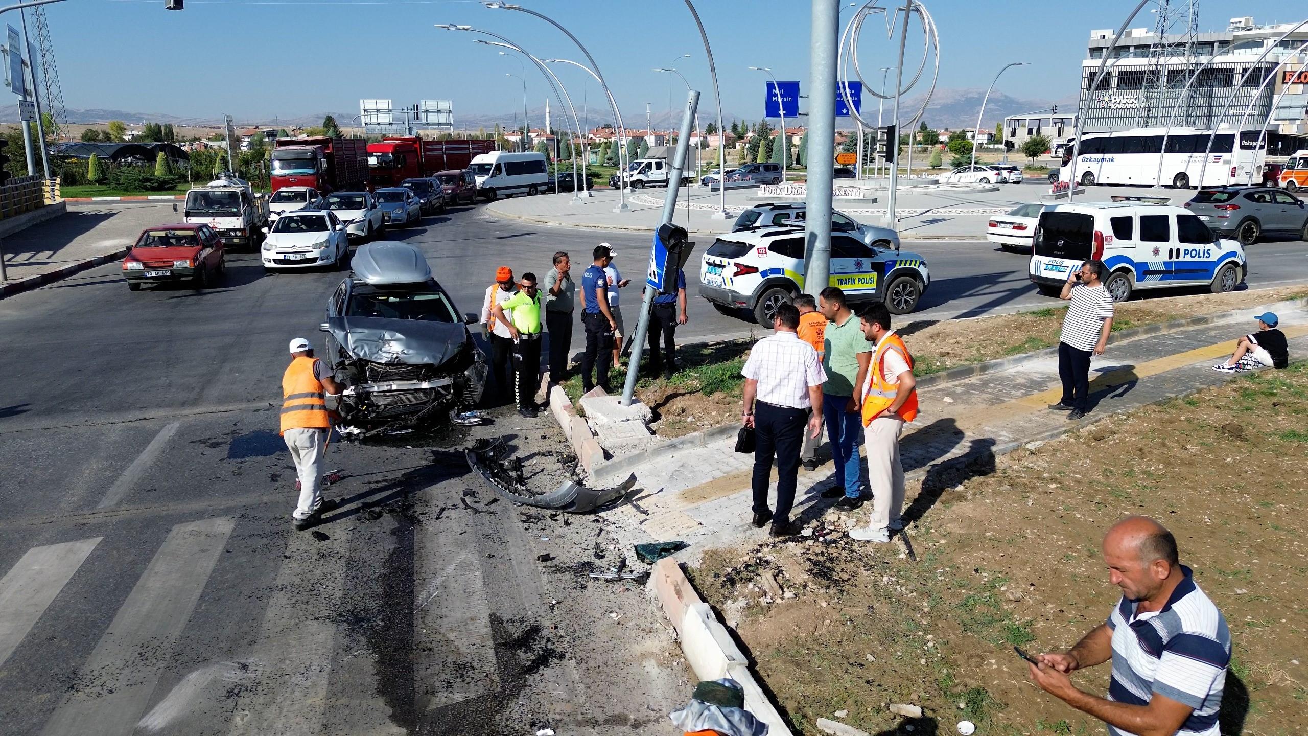 Karaman'da kaza: 6 Rus, 8 kişi yaralı.
