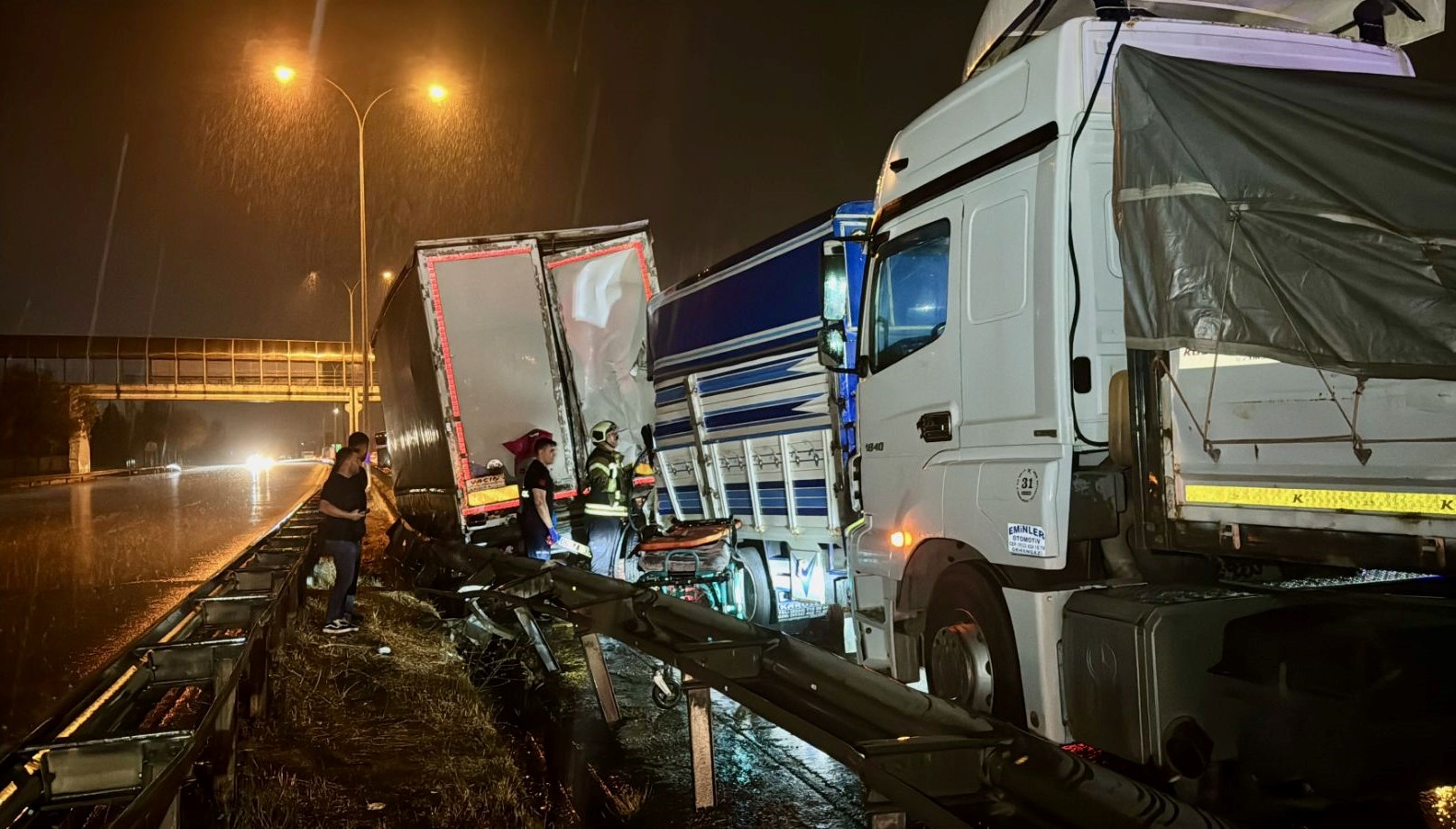 Kocaeli'de meydana gelen zincirleme kazada 1 kişi hayatını kaybetti.