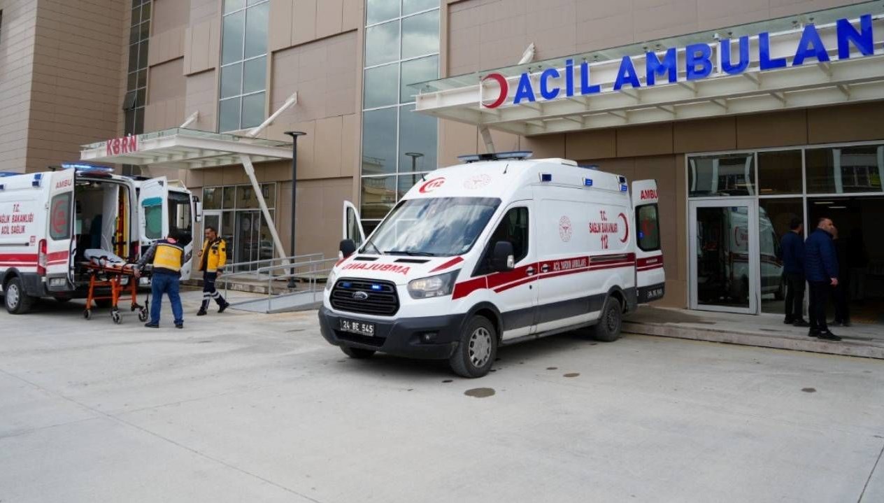 Kaza Erzincan'da oldu: Bir kişi öldü, üç kişi yaralandı.