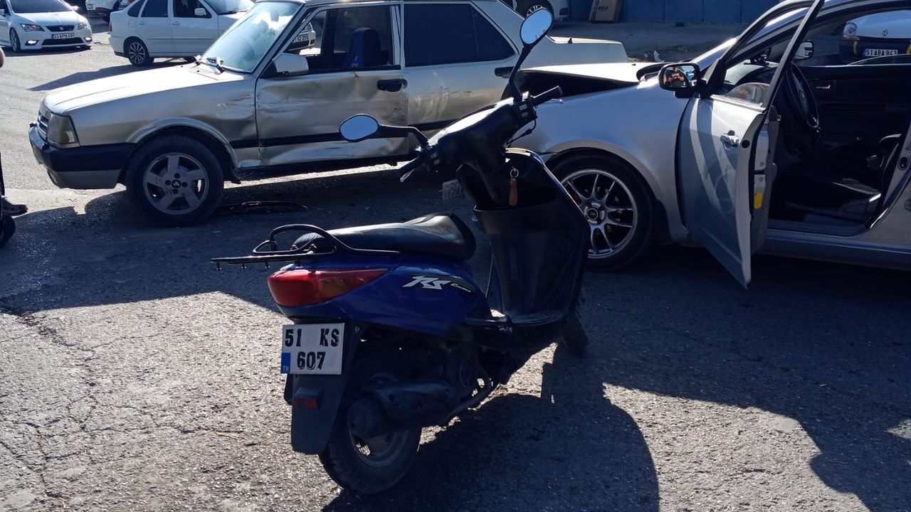 Niğde Atasanayi bölgesinde ardışık kazalar meydana geldi.