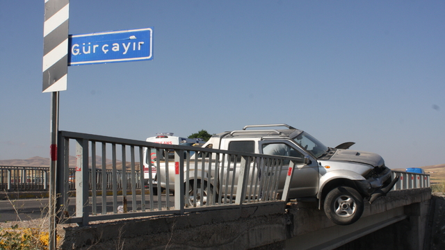 Sivas'ta 9 kişi, farklı iki trafik kazasında yaralandı.
