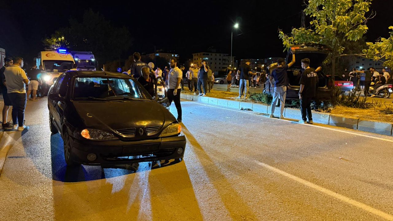 Afşinbey Caddesi'nde Kaza: 1 Kişi Yaralı