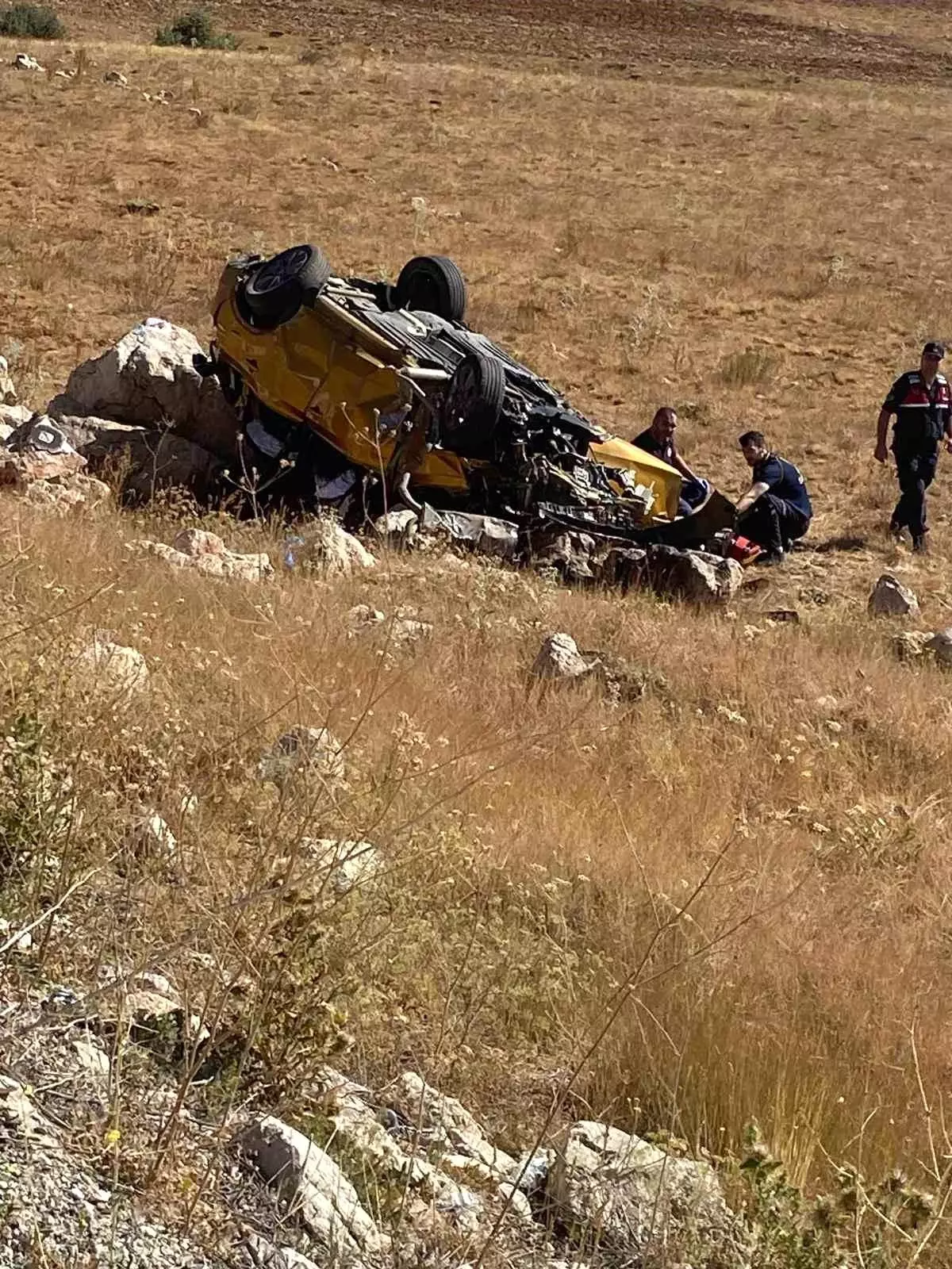 Sivas'ta kaza: Bir kişi hayatını kaybetti, iki kişi yaralandı.