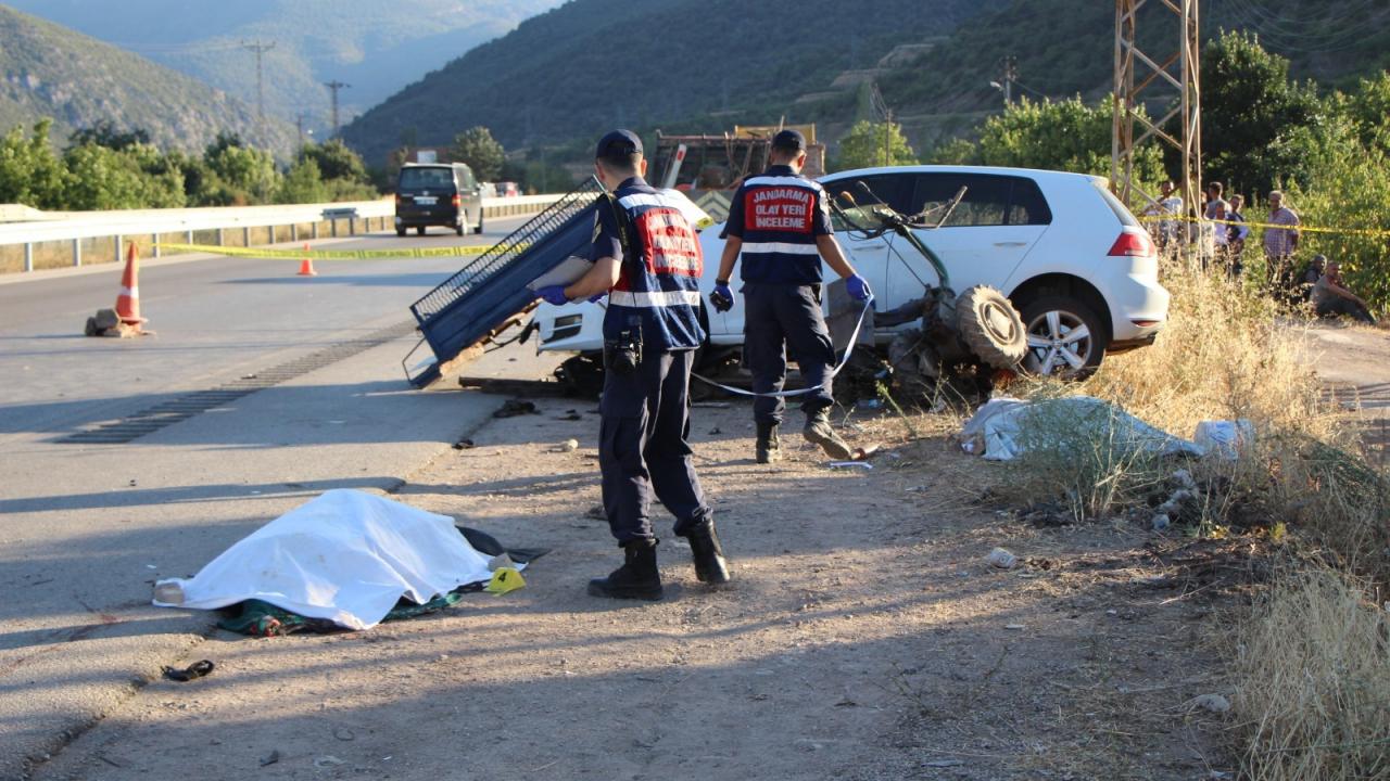 Amasya'da kalbi kırık bir baba, böbreğini verdiği oğluyla birlikte hayatını kaybetti.